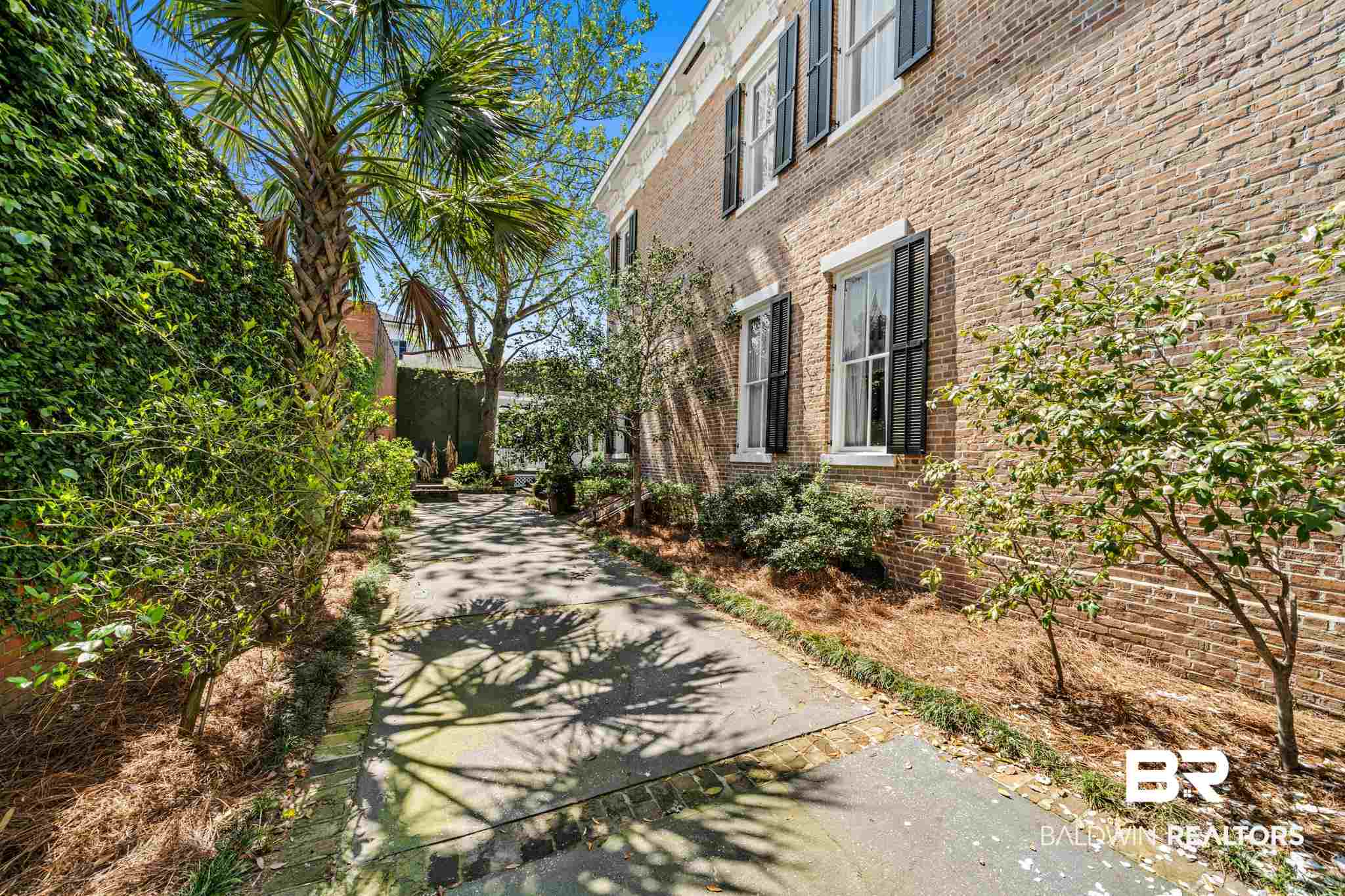 253 State Street Mobile, AL 36603 - Photo 35 of 41 Parking on left side