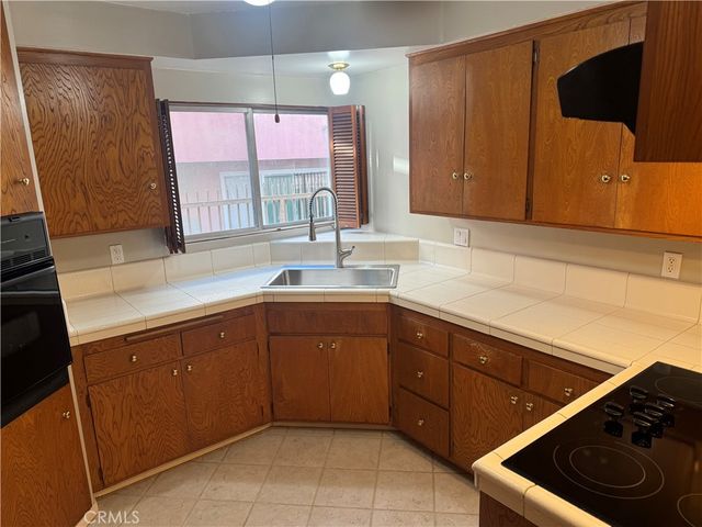 $2,450 | 1755 North Berendo Street, Unit 7, Los Angeles, CA 90027