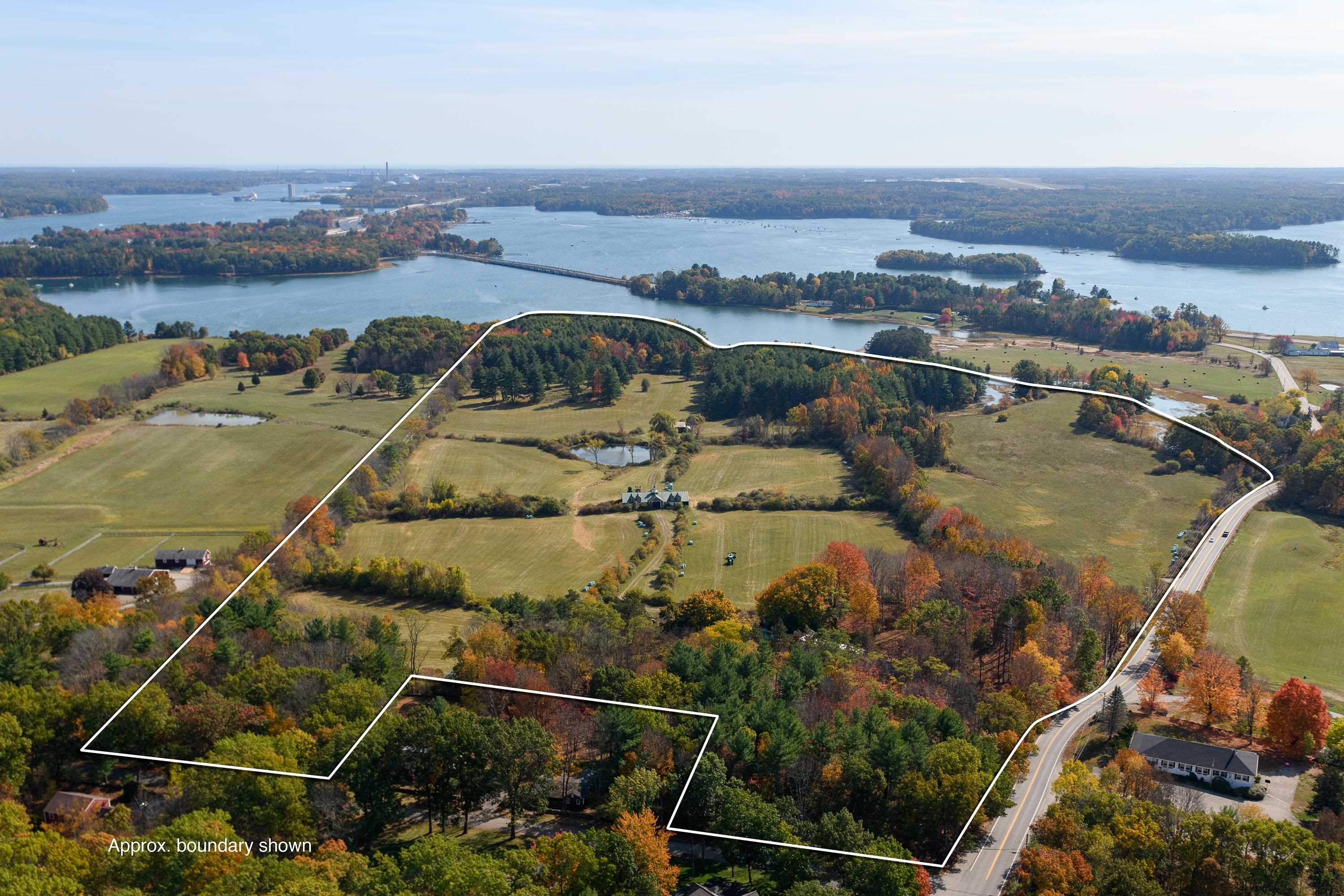 74 Piscataqua Road Dover, NH 03820 - Photo 2 of 40