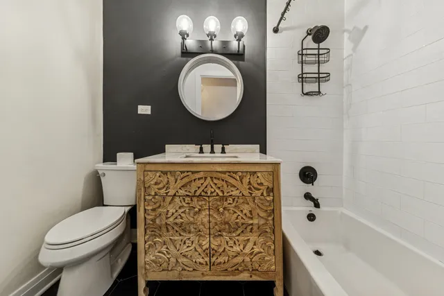 $3,600 | 2159 North Seminary Avenue, Unit B, Chicago, IL 60614