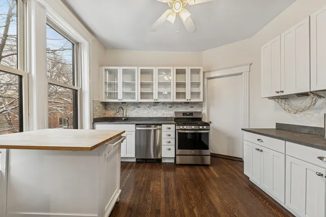 $3,600 | 2159 North Seminary Avenue, Unit B, Chicago, IL 60614