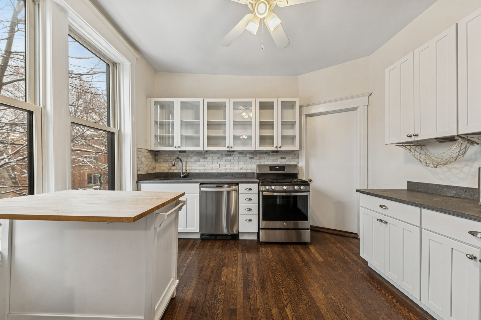 2159 North Seminary Avenue, Unit B Chicago, IL 60614 - Photo 3 of 19