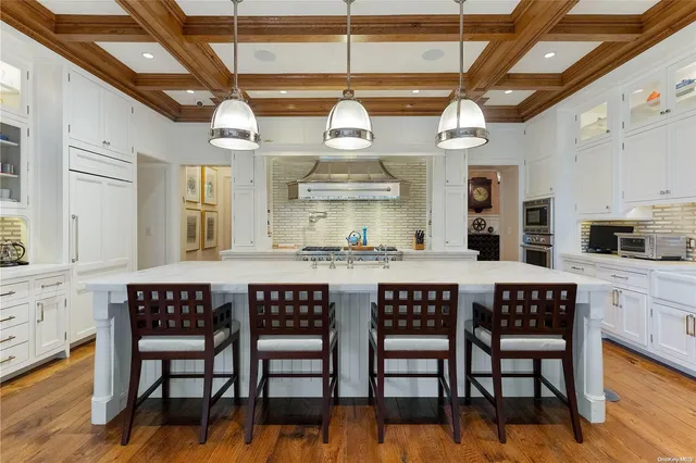 $28,000,000 | 6 Spring Hill Lane, Old Westbury, NY 11568