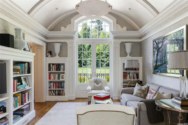 $28,000,000 | 6 Spring Hill Lane, Old Westbury, NY 11568