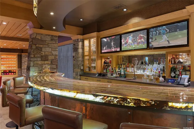 $28,000,000 | 6 Spring Hill Lane, Old Westbury, NY 11568