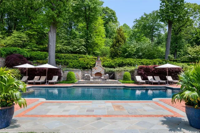 $28,000,000 | 6 Spring Hill Lane, Old Westbury, NY 11568