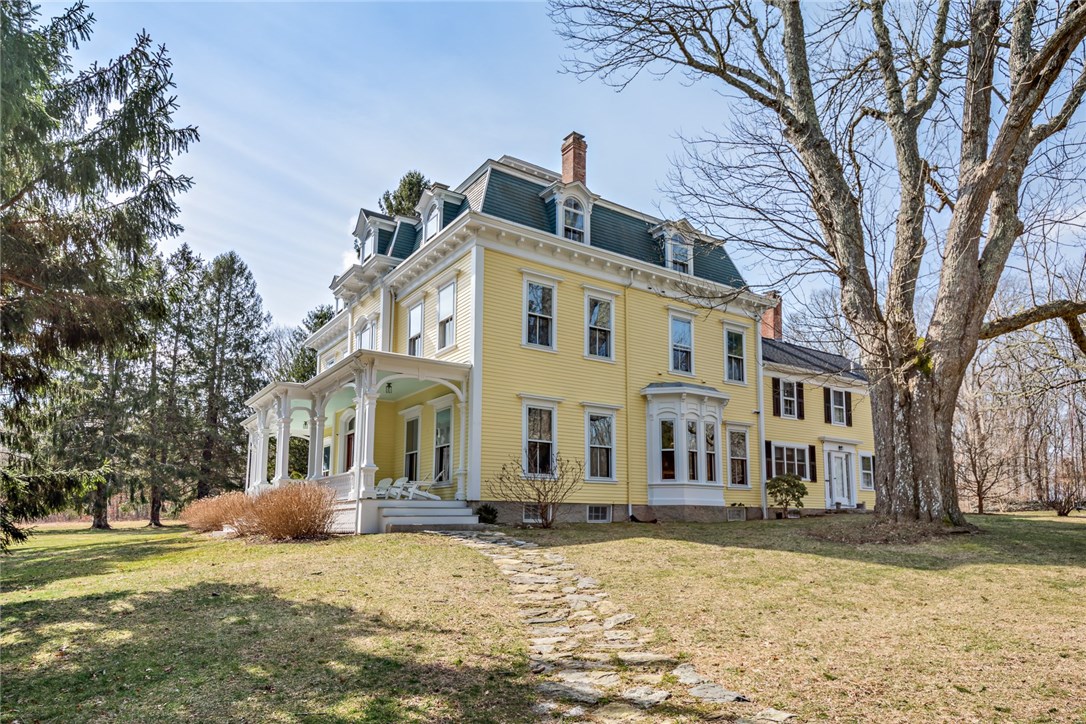 285 Stone Church Road Tiverton, RI 02878 - Photo 3 of 40