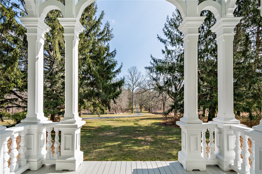 285 Stone Church Road Tiverton, RI 02878 - Photo 4 of 40