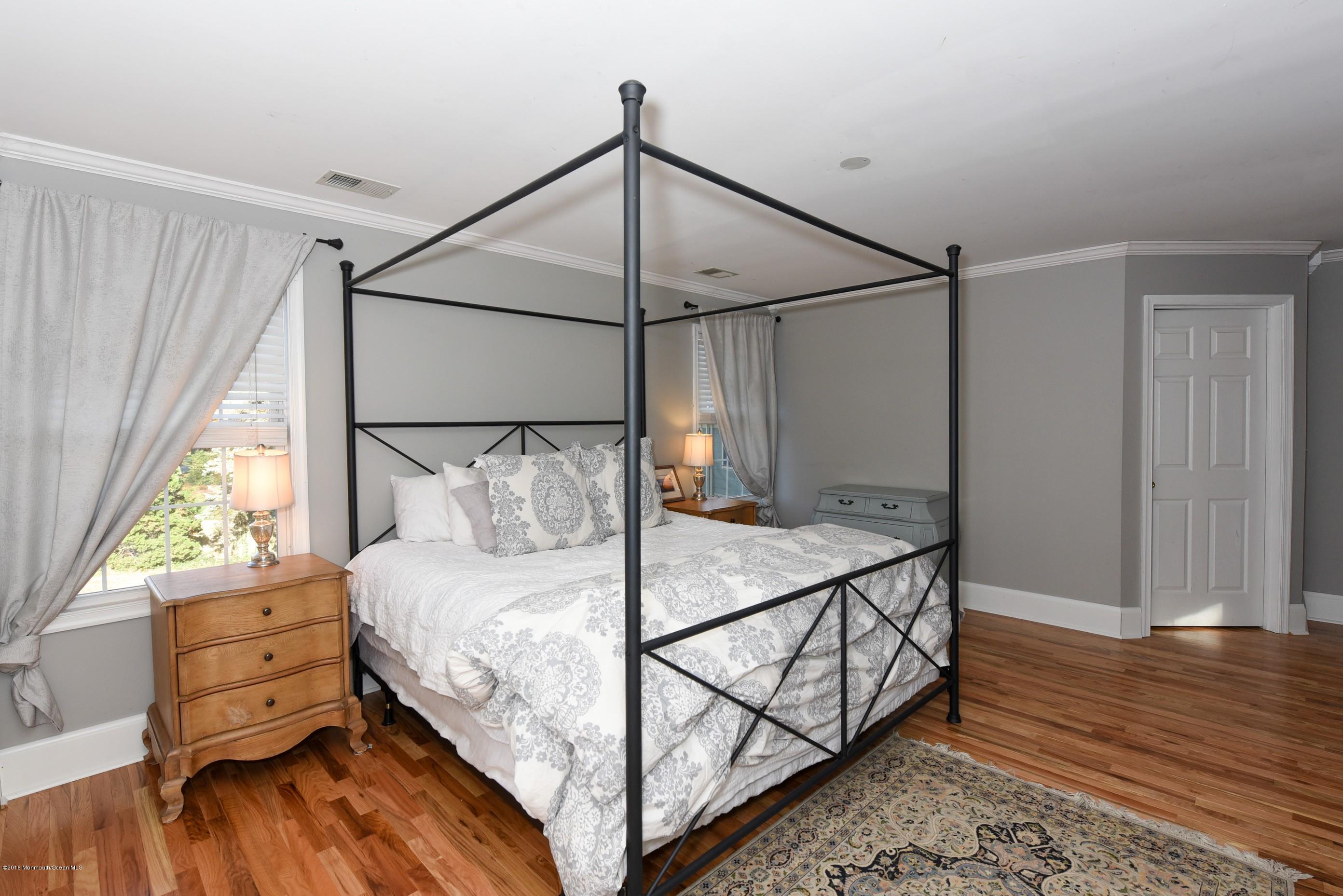 9 Robin Road Rumson, NJ 07760 - Photo 20 of 22 MASTER BR
