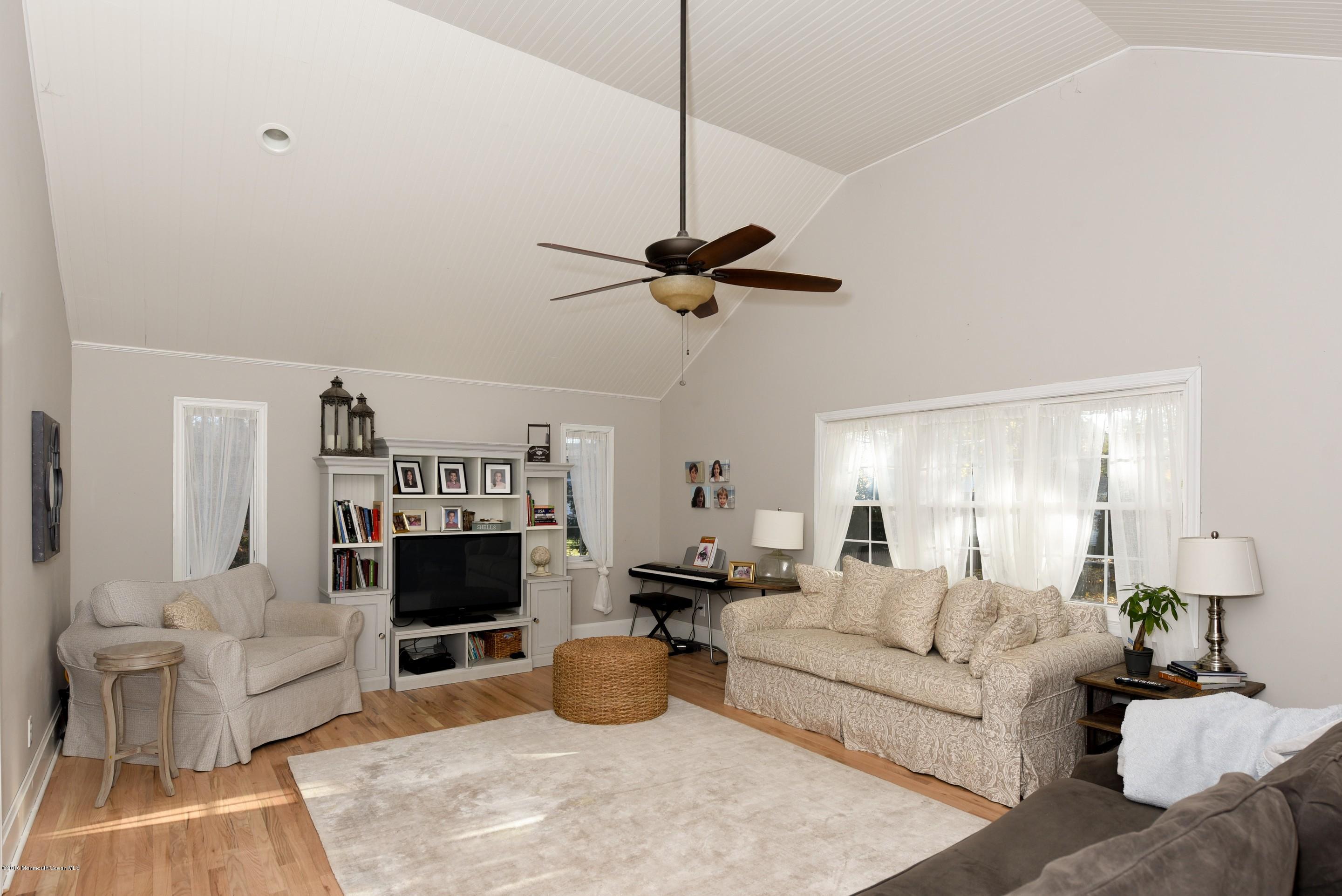 9 Robin Road Rumson, NJ 07760 - Photo 6 of 22 Great Room