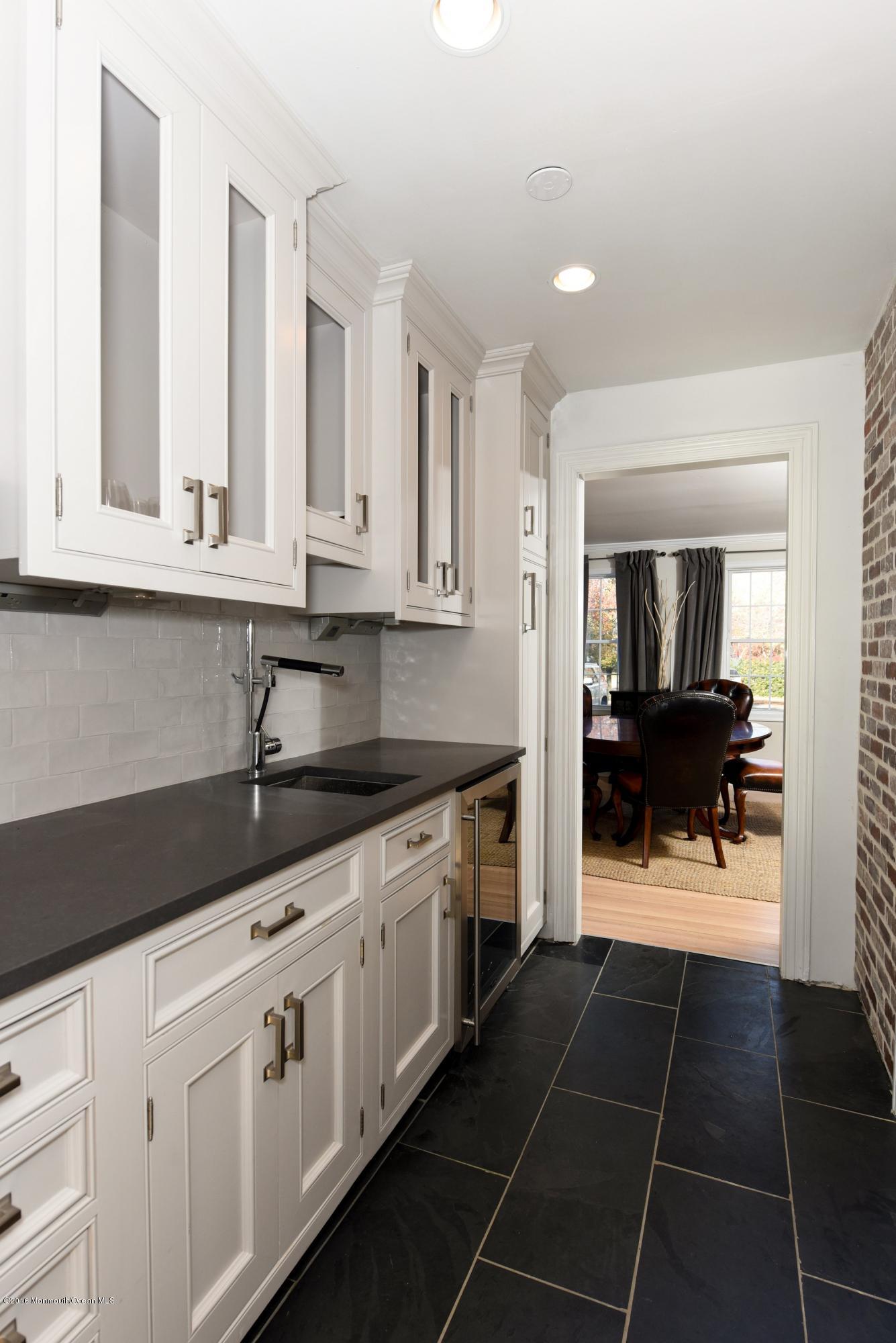 9 Robin Road Rumson, NJ 07760 - Photo 8 of 22 Butler's Pantry