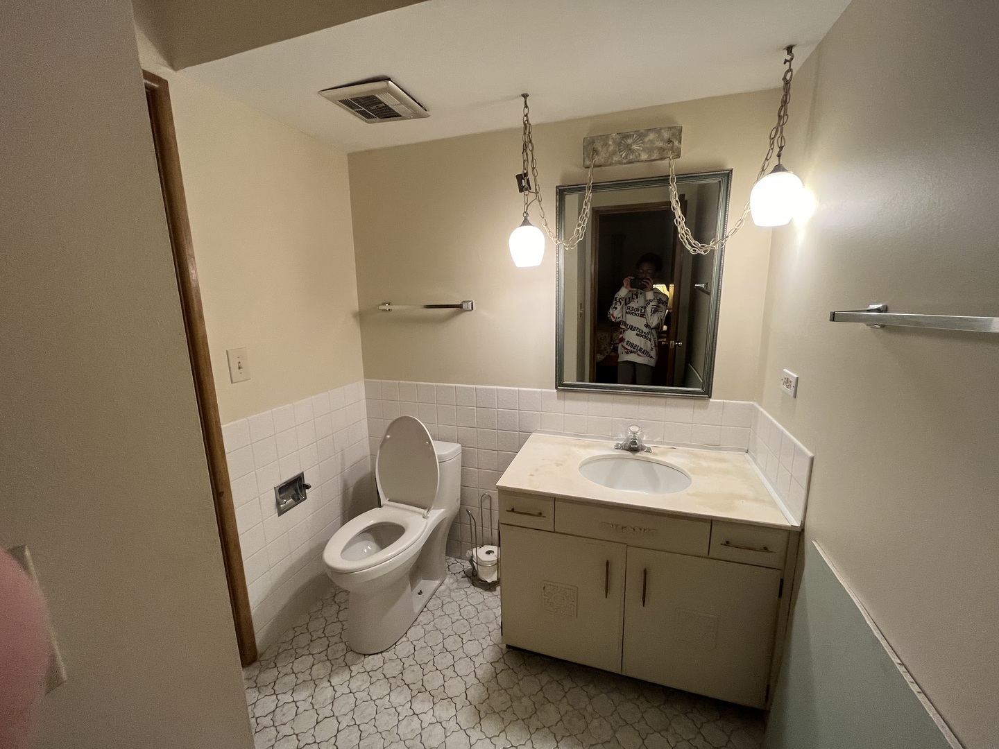 2807 Willow Road, Unit 105 Homewood, IL 60430 - Photo 4 of 8 a bathroom with a sink a toilet and shower