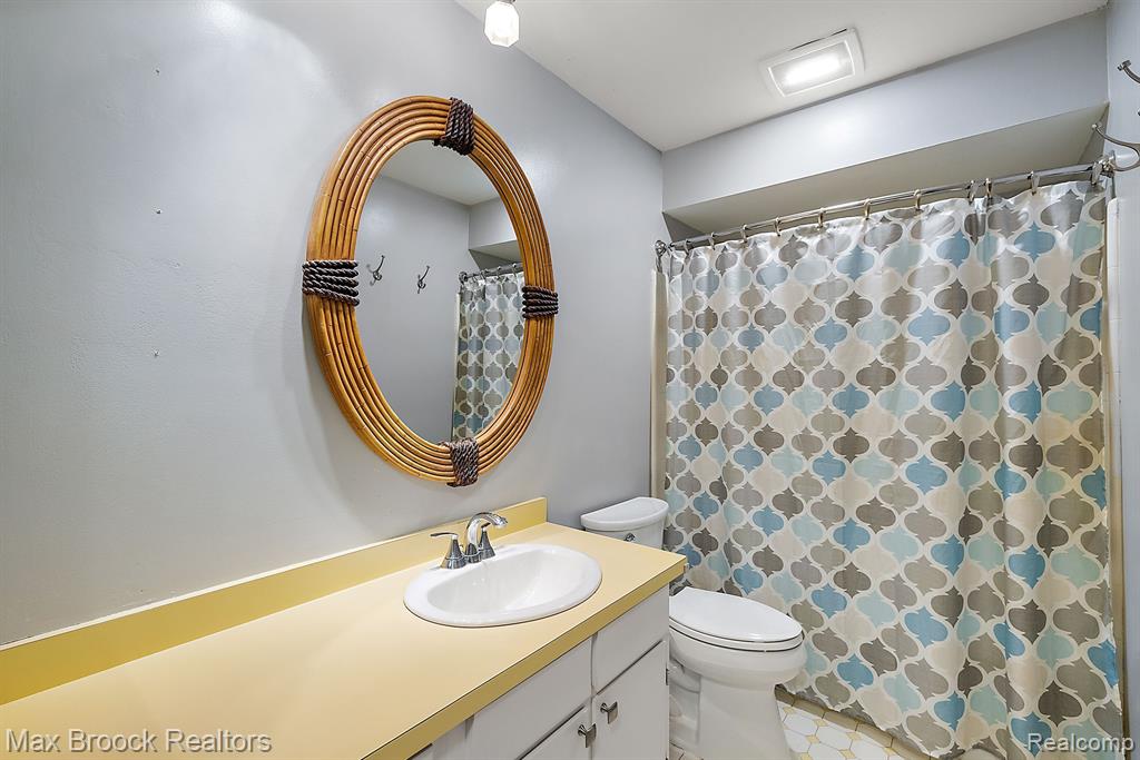 1496 Rochingham Drive Rochester Hills, MI 48309 - Photo 17 of 26 Gallery Image 17