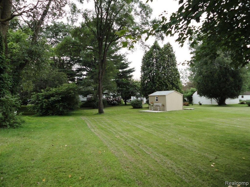 33240 King Road New Boston, MI 48164 - Photo 23 of 24 Yard from rear 2