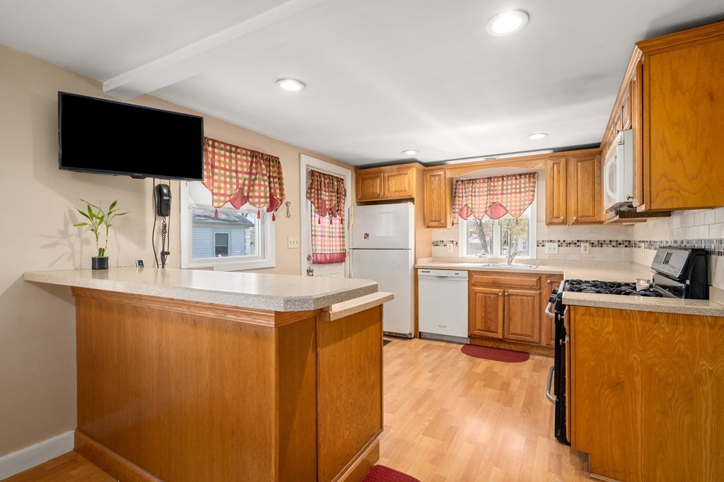 90 Codman Road Norwood, MA 02062 - Photo 12 of 25 Gallery Image 12