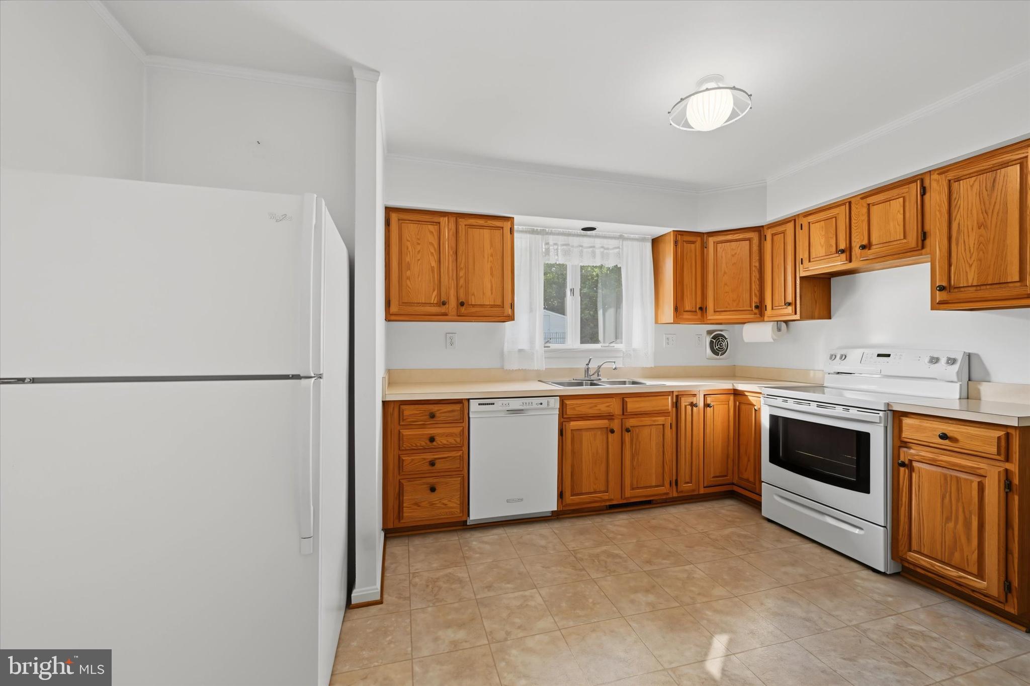 9939 Bird River Road Baltimore, MD 21220 - Photo 9 of 45 All appliances convey