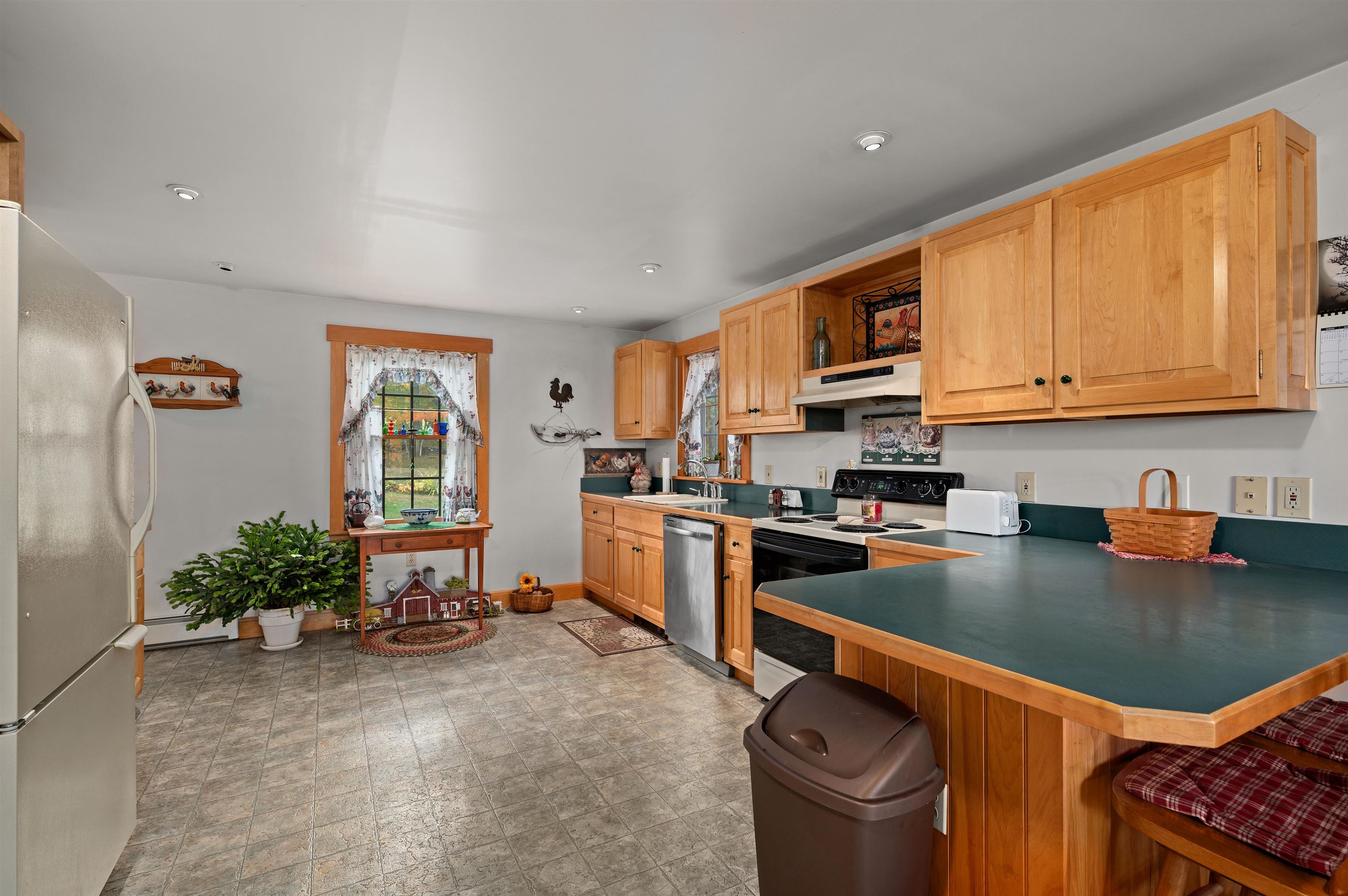 376 Shaker Road Northfield, NH 03276 - Photo 5 of 40