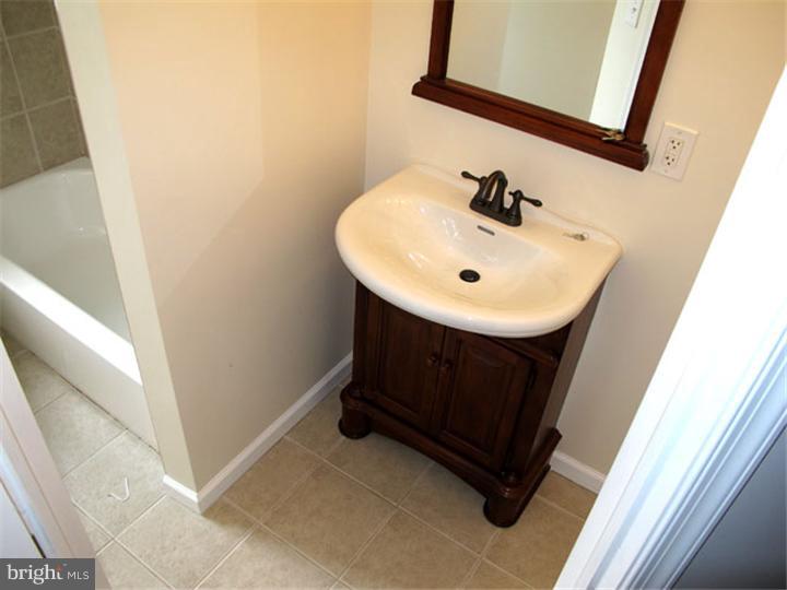 6944 Cresheim Road Philadelphia, PA 19119 - Photo 15 of 24 Bathroom