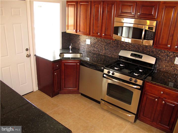 6944 Cresheim Road Philadelphia, PA 19119 - Photo 4 of 24 Kitchen