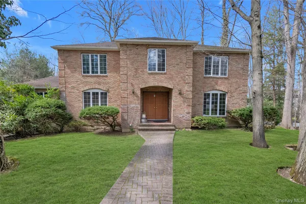 $2,199,000 | 1 Peters Lane, Manhasset, NY 11030