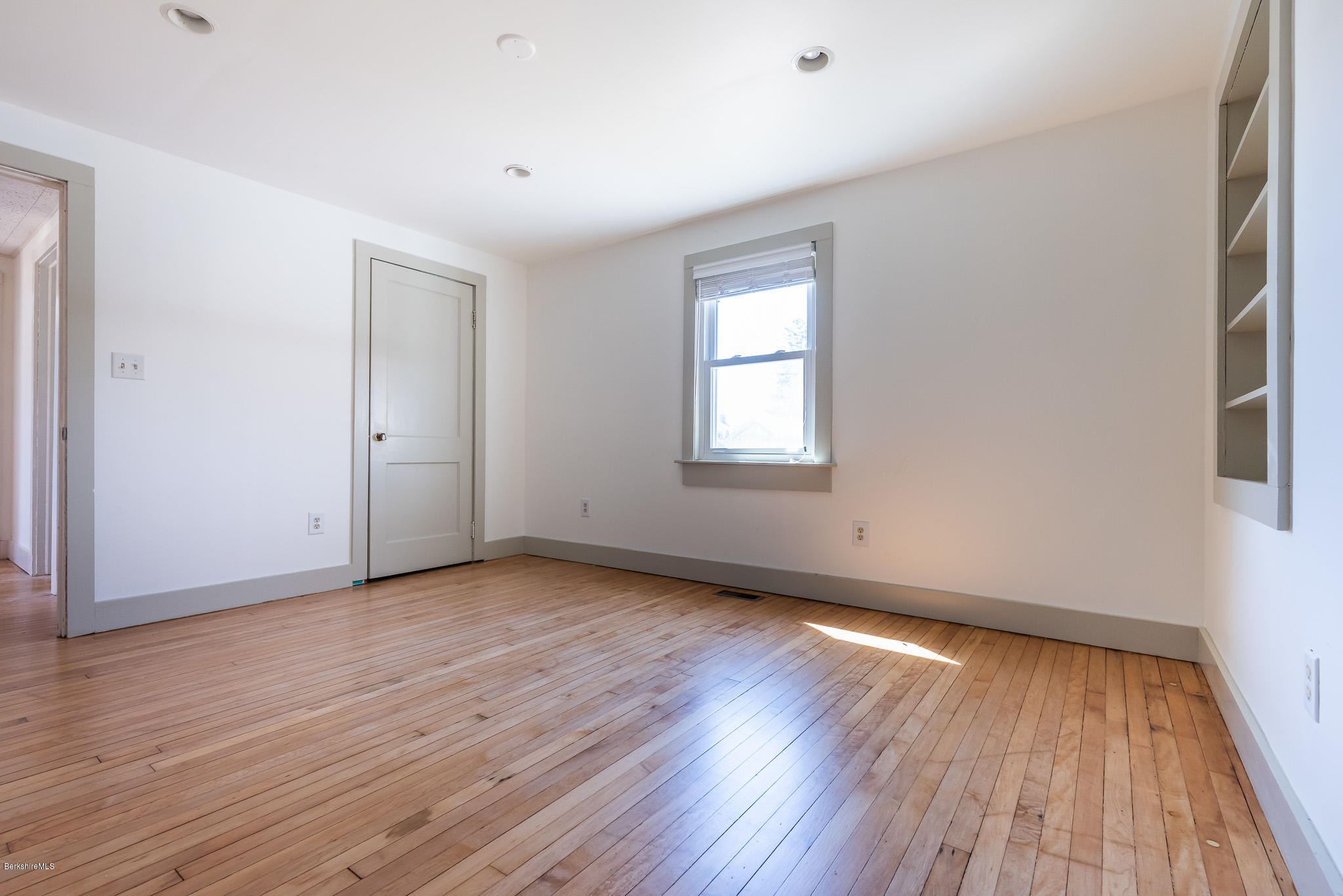 64 Kellogg Road Sheffield, MA 01257 - Photo 20 of 32 Guest Room
