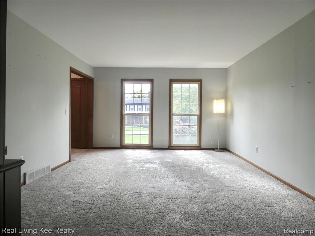 5118 Aintree Road Rochester, MI 48306 - Photo 19 of 47