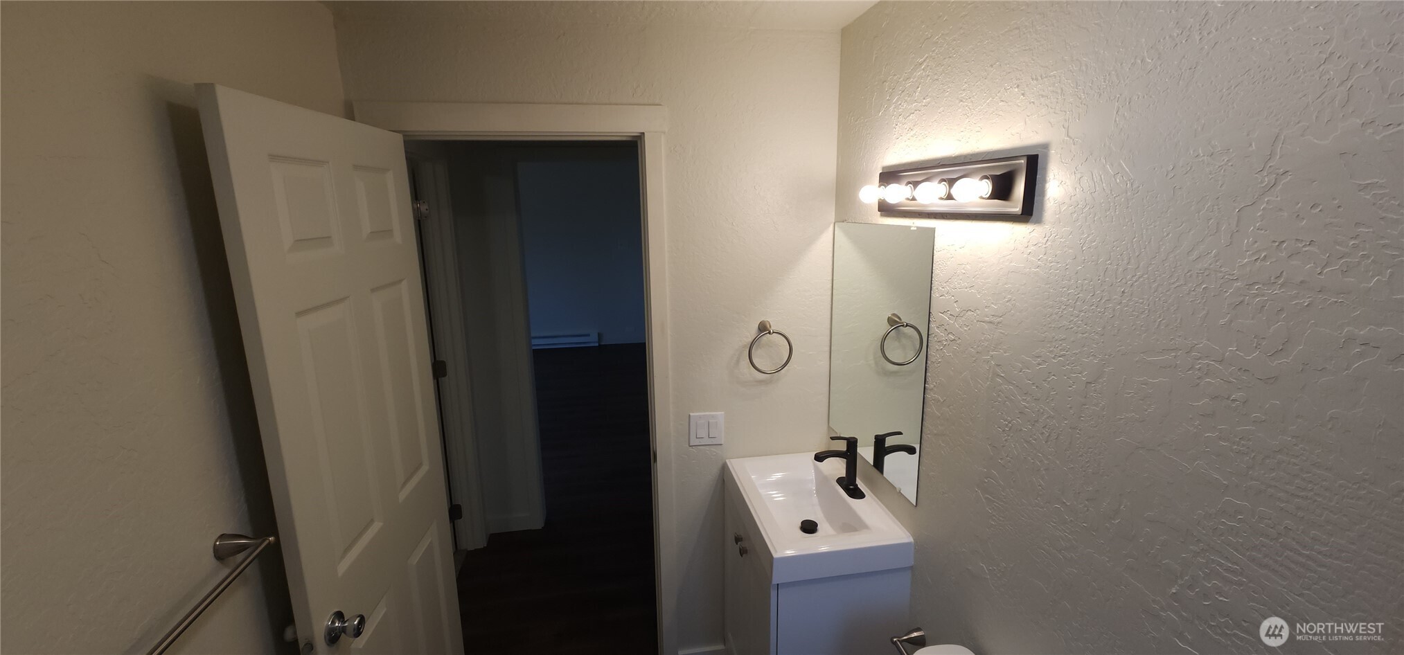 2350 East Pioneer Road Port Angeles, WA 98362 - Photo 35 of 40 a bathroom with a bathtub