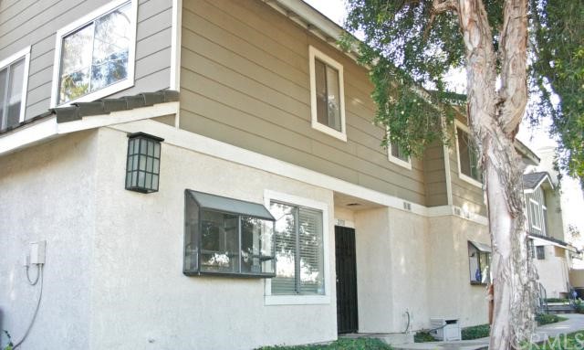 Diamond Village Town Home - Gorgeously remodeled end -unit