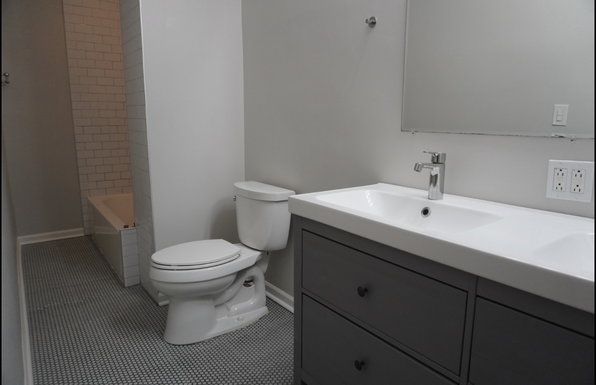 867 East Pershing Road, Unit 2 Chicago, IL 60653 - Photo 7 of 8
