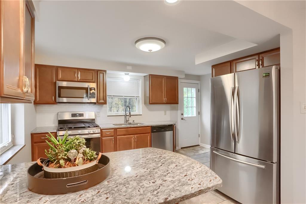 140 Jacks Run Road Pittsburgh, PA 15214 - Photo 12 of 46 Gallery Image 12