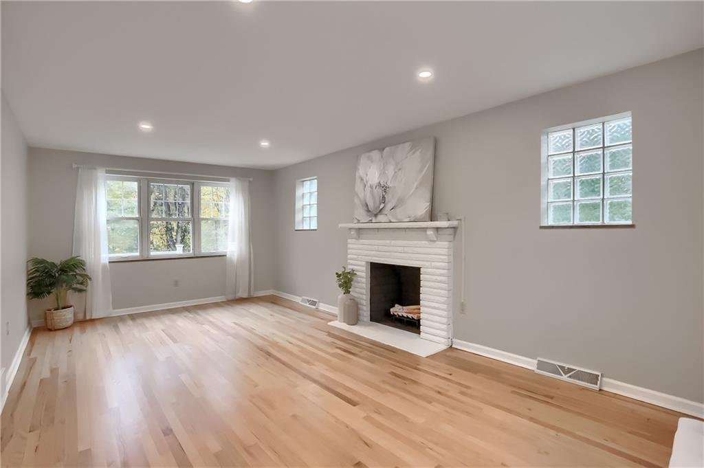 140 Jacks Run Road Pittsburgh, PA 15214 - Photo 2 of 46 Gallery Image 2