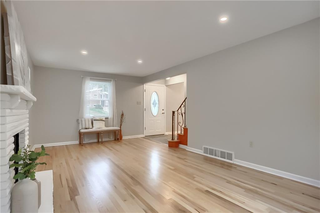 140 Jacks Run Road Pittsburgh, PA 15214 - Photo 5 of 46 Gallery Image 5