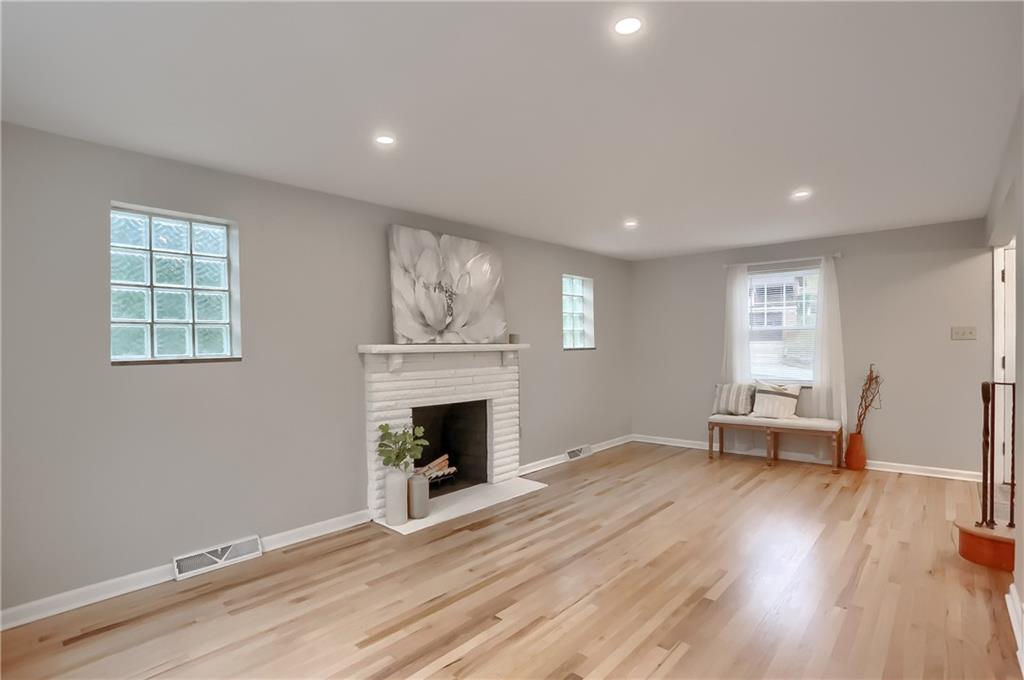 140 Jacks Run Road Pittsburgh, PA 15214 - Photo 6 of 46 Gallery Image 6