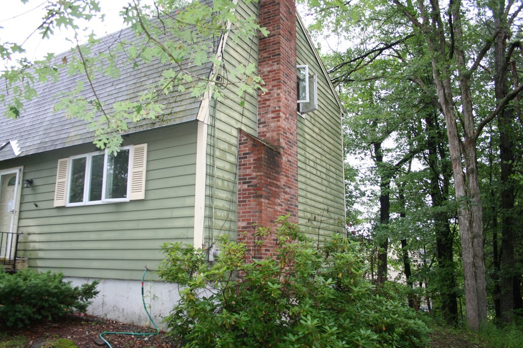 8 Emery Road Townsend, MA 01469 - Photo 4 of 23