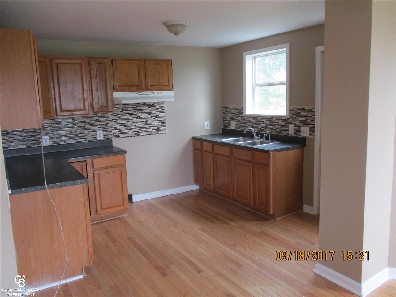 958 Berville Road Allenton, MI 48002 - Photo 12 of 28 31331083-11.JPG