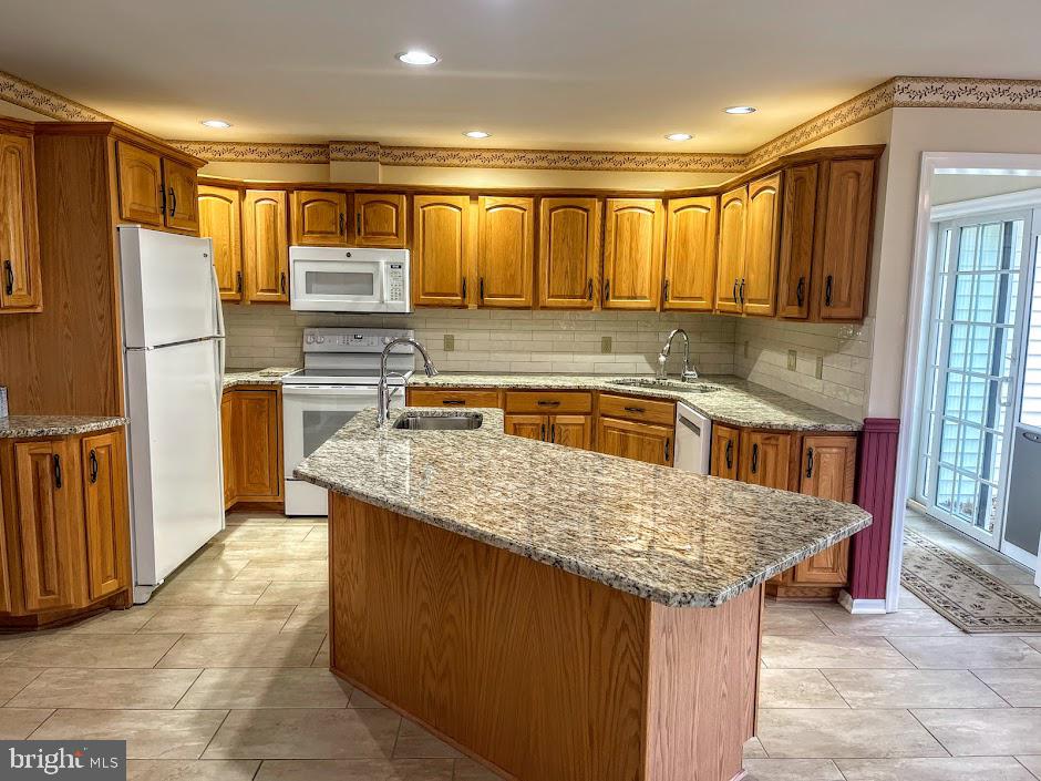 25 Tournament Way Hazleton, PA 18202 - Photo 15 of 66 Newly renovated kitchen with 2 sinks,