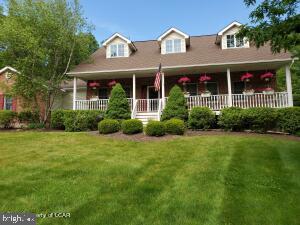 25 Tournament Way Hazleton, PA 18202 - Photo 3 of 66 Covered front porch