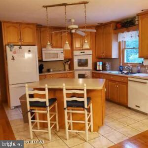 25 Tournament Way Hazleton, PA 18202 - Photo 39 of 66 Kitchen in annex