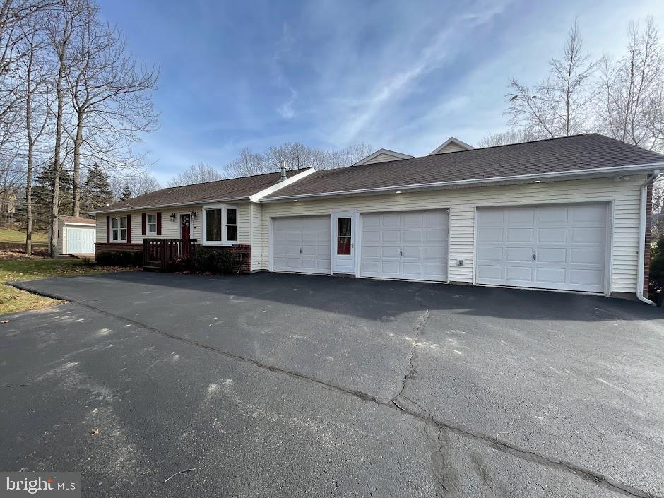 25 Tournament Way Hazleton, PA 18202 - Photo 5 of 66 2 bedroom 2 bathroom annex also 3 car garage