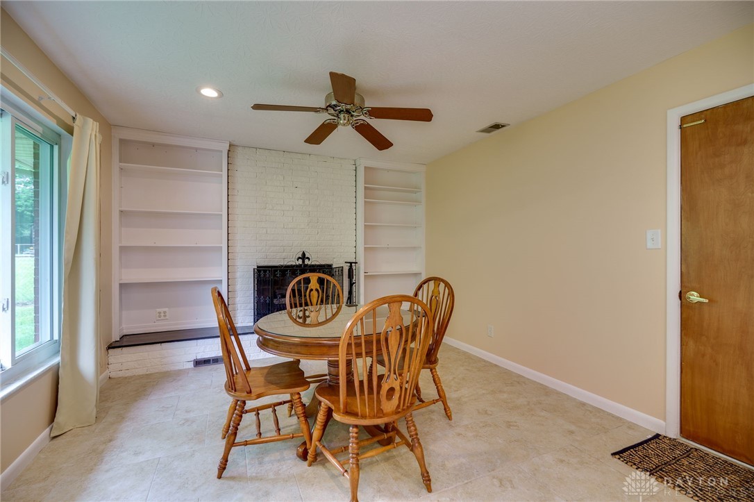 4424 Appleton Place Kettering, OH 45440 - Photo 15 of 32