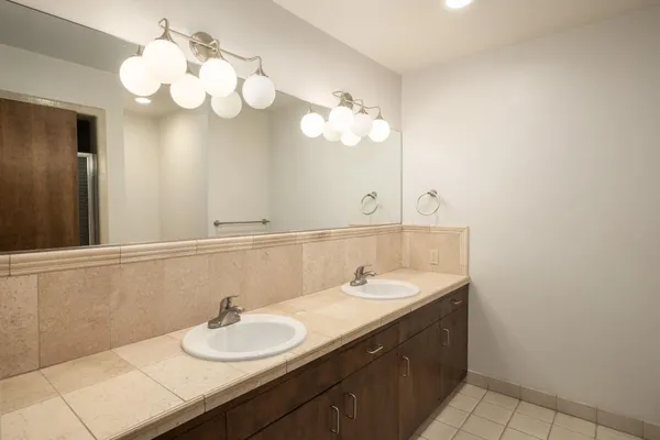 $549,000 | 1510 East Austin Way, Fresno, CA 93704