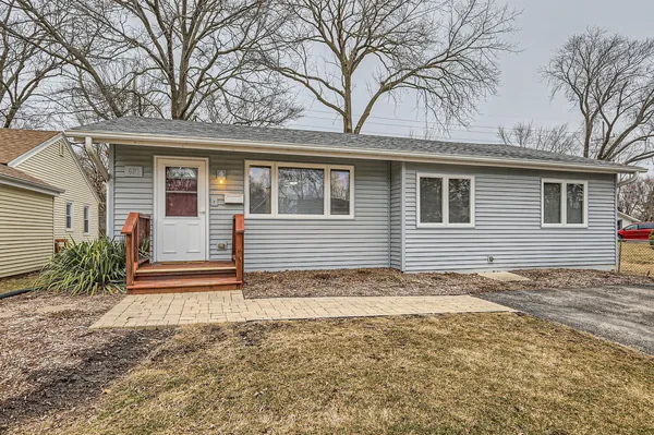 $2,200 | 601 Oakwood Drive, Geneva, IL 60134