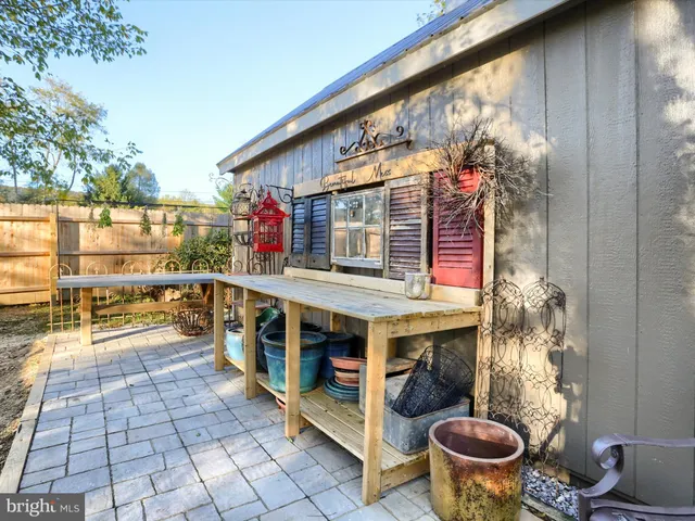 $998,000 | 40 Simmons Creek Lane, Enola, PA 17025