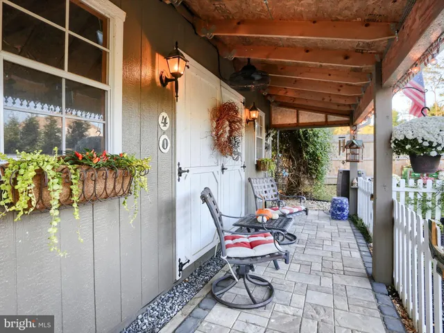 $998,000 | 40 Simmons Creek Lane, Enola, PA 17025