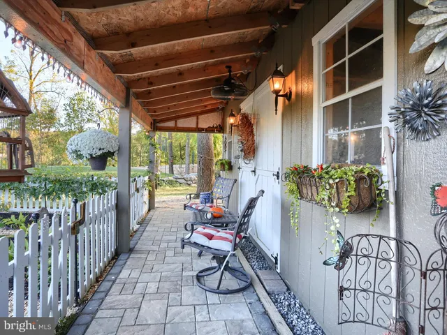 $998,000 | 40 Simmons Creek Lane, Enola, PA 17025