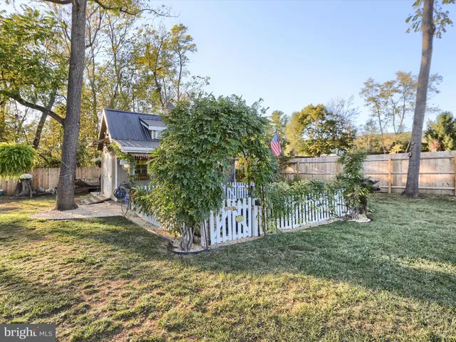 $998,000 | 40 Simmons Creek Lane, Enola, PA 17025