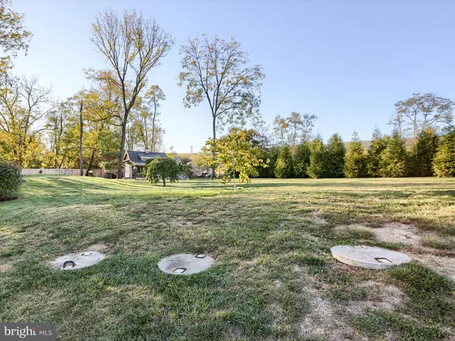 $998,000 | 40 Simmons Creek Lane, Enola, PA 17025