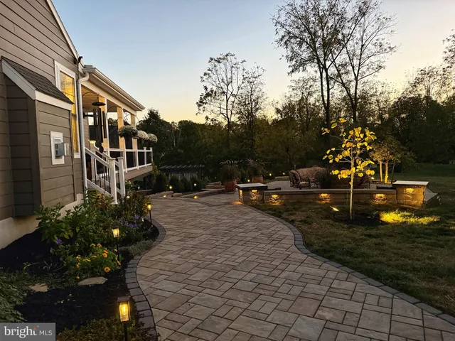 $998,000 | 40 Simmons Creek Lane, Enola, PA 17025