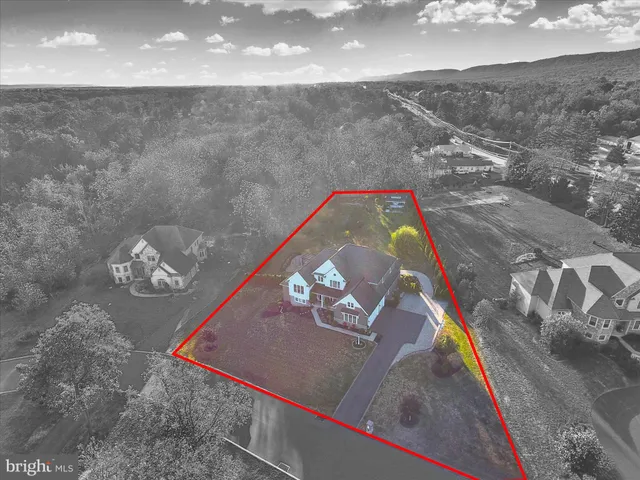 $998,000 | 40 Simmons Creek Lane, Enola, PA 17025