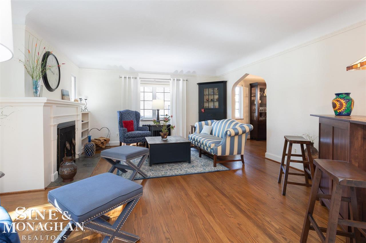 274 Moran Road Grosse Pointe Farms, MI 48236 - Photo 4 of 44